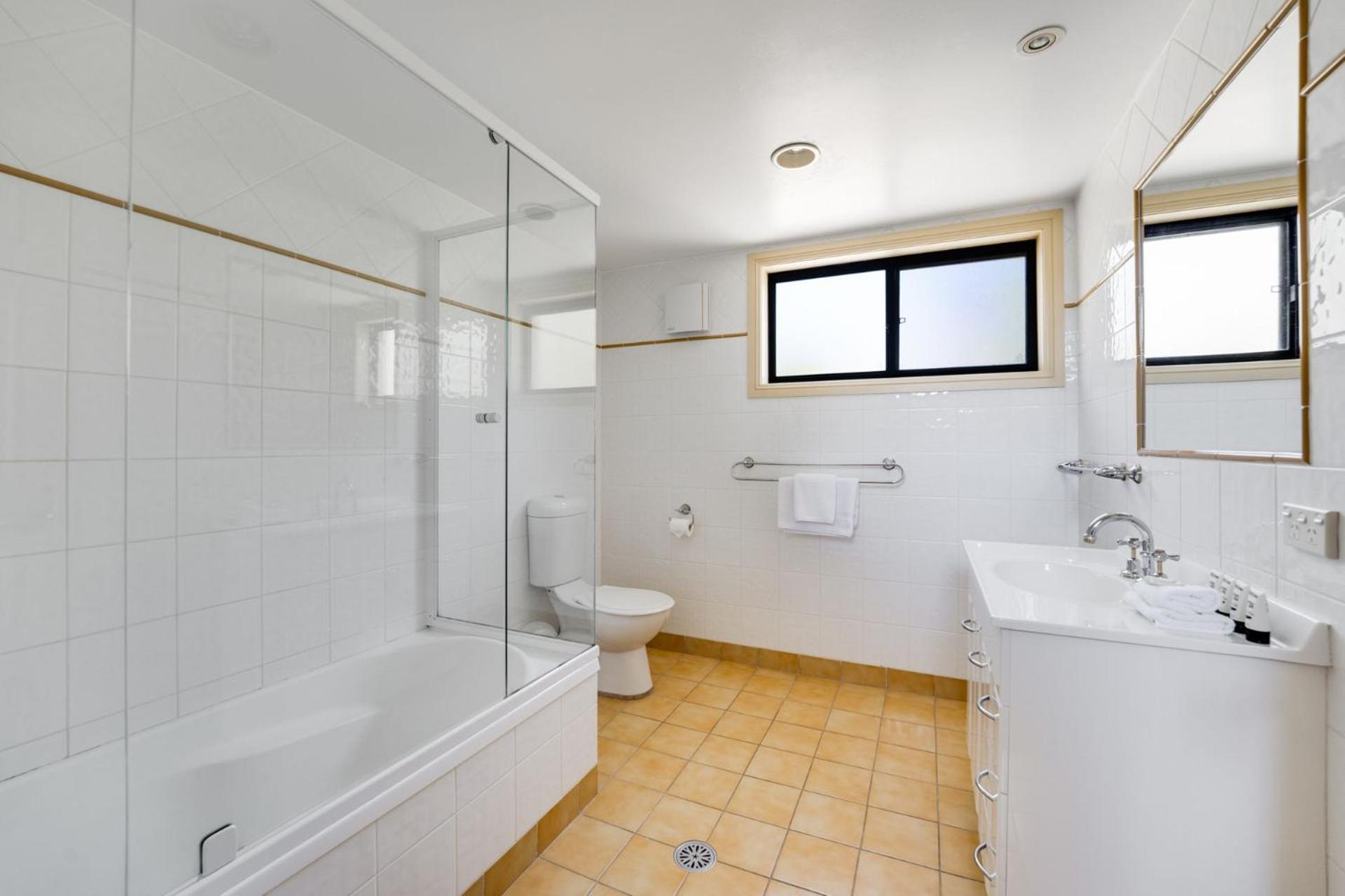 Dromaius 5 - 3Br Townhouse L Lake Views L Spa Bath L Wifi L Bbq ジンダバイン エクステリア 写真